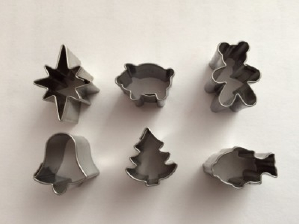Ausstecher-Set Micro 6tlg. Teddybär, Schweinchen, Fisch, Glocke u. Co.